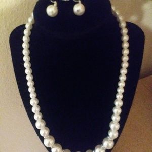 Pearl necklace